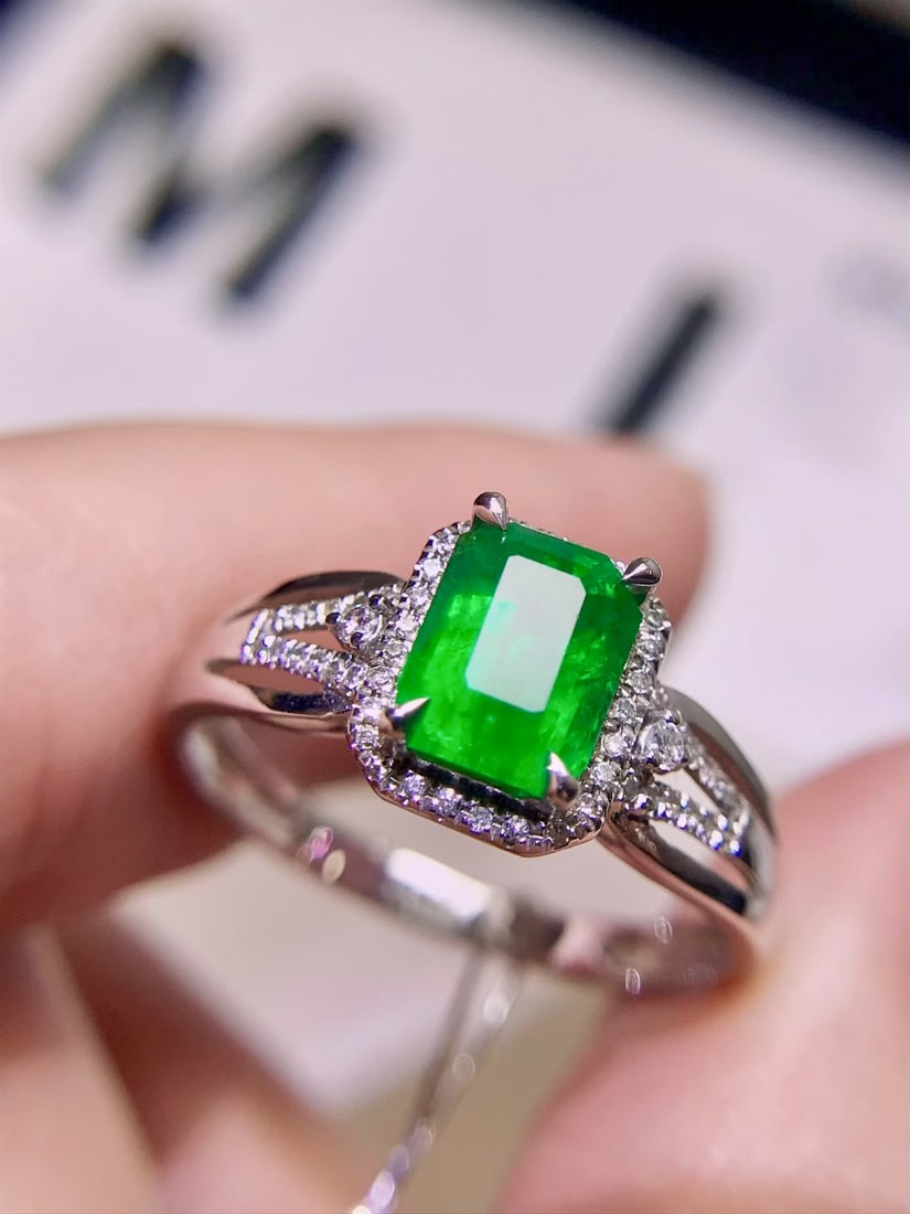 18K Gold Emerald Ring - 3