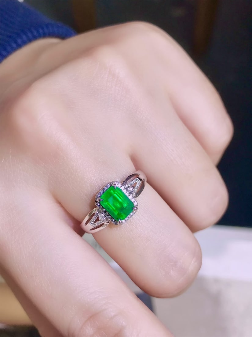 18K Gold Emerald Ring - 4