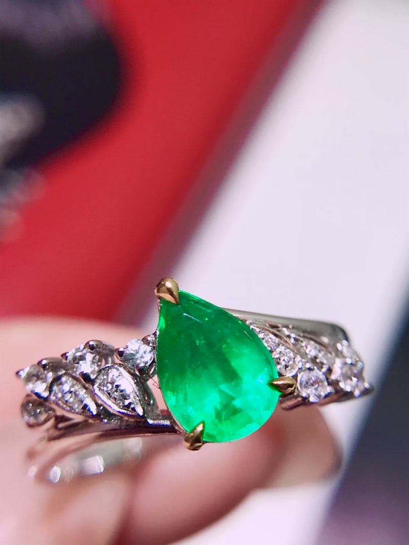 18K Gold Emerald Ring - 2