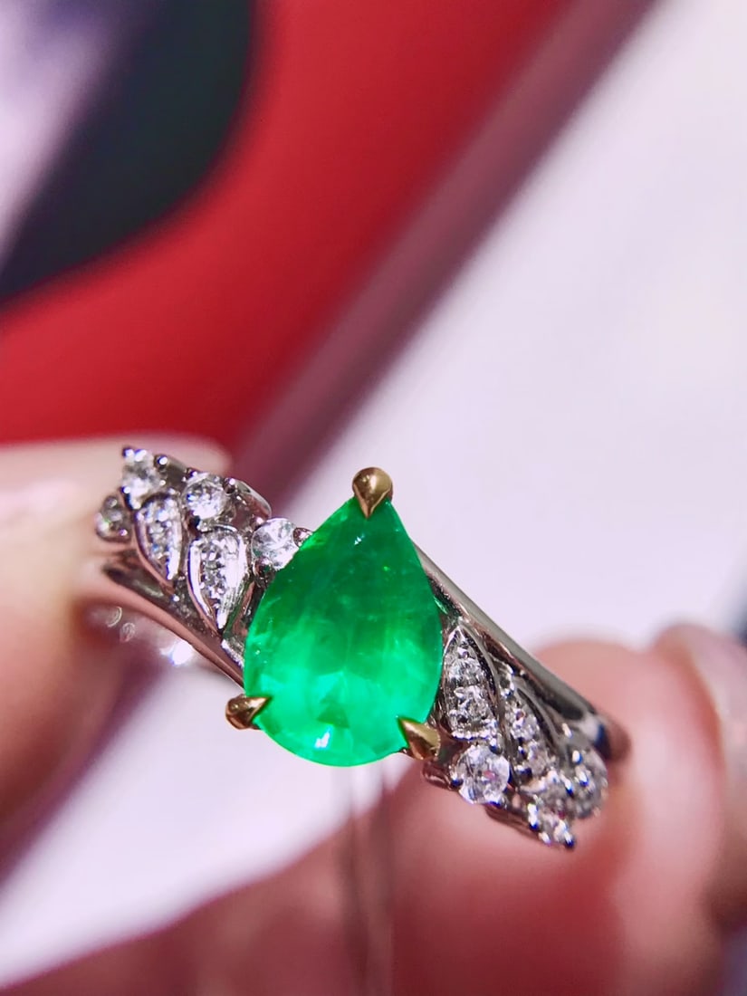 18K Gold Emerald Ring - 3