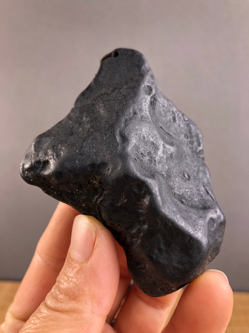One meteorite pendant. - 10