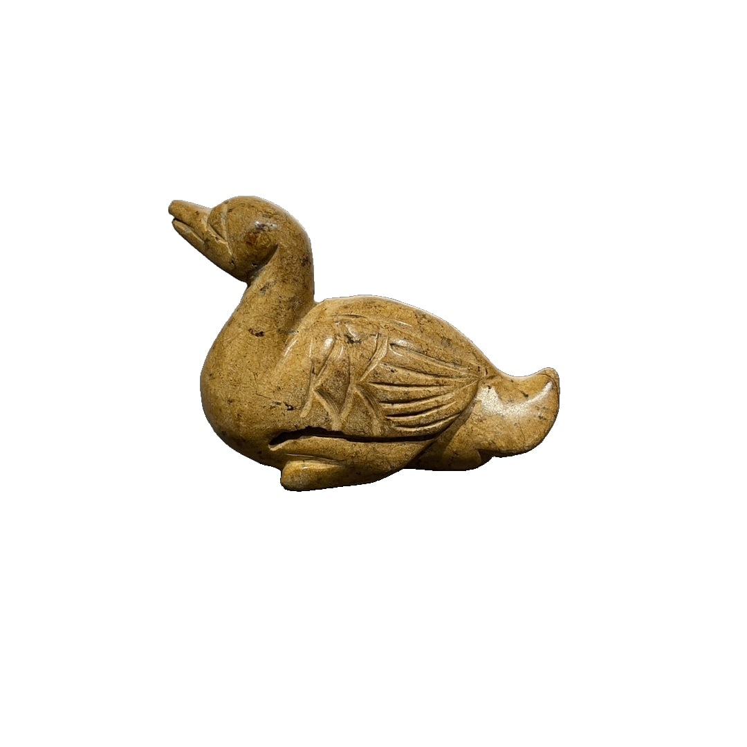 Ming Dynasty Shoushan Stone Duck Shaped Handle Piece: Ming Dynasty Shoushan stone duck-shaped handle piece, the duck and armor have the same pronunciation, symbolizing the armor of the imperial examination, dimensions as shown in the picture.