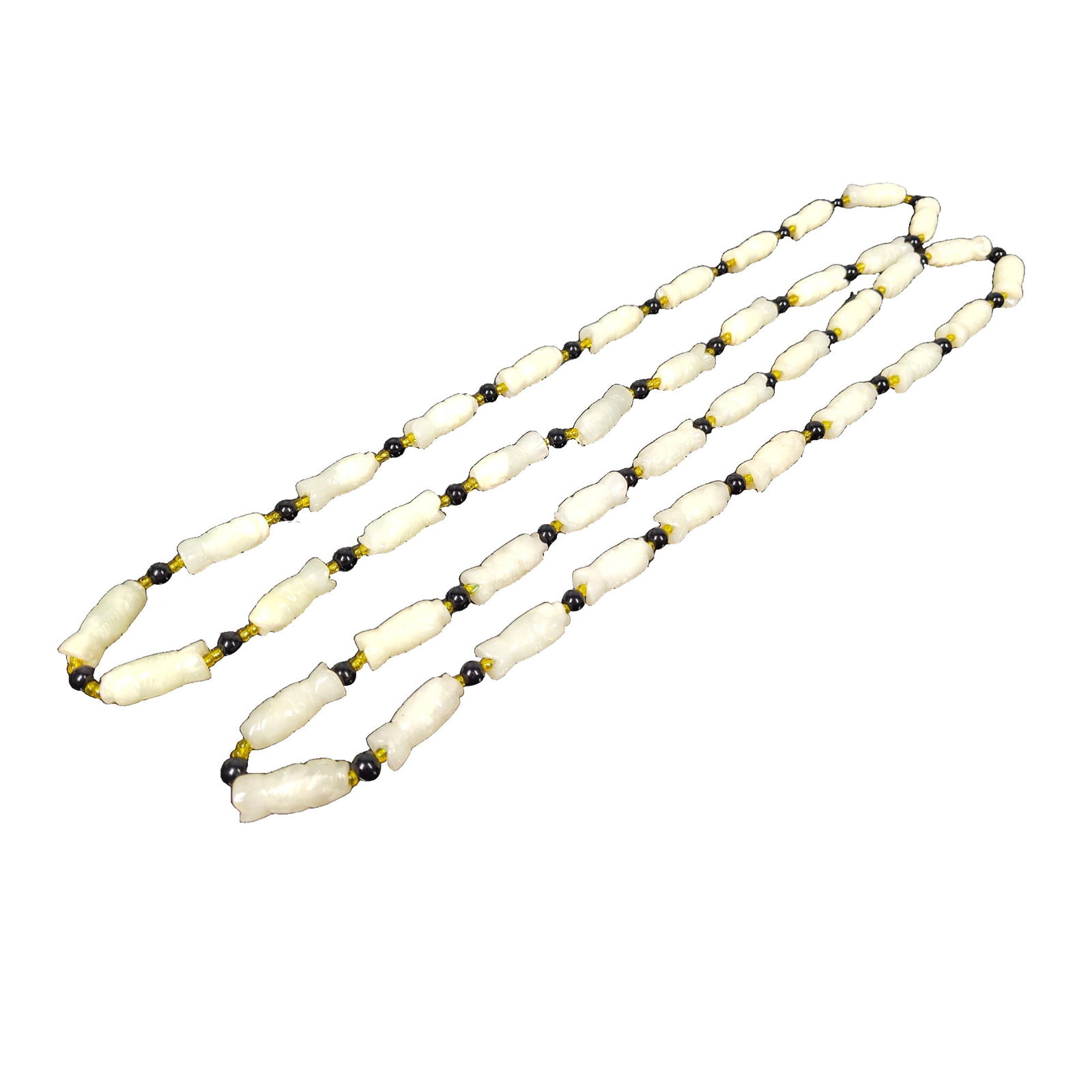 Hetian jade small fish necklace, 2 strands: Hetian jade small fish necklace, 2 strands.Each strand weighs 60.5 grams, with dimensions of 2.3x1.0 centimeters.