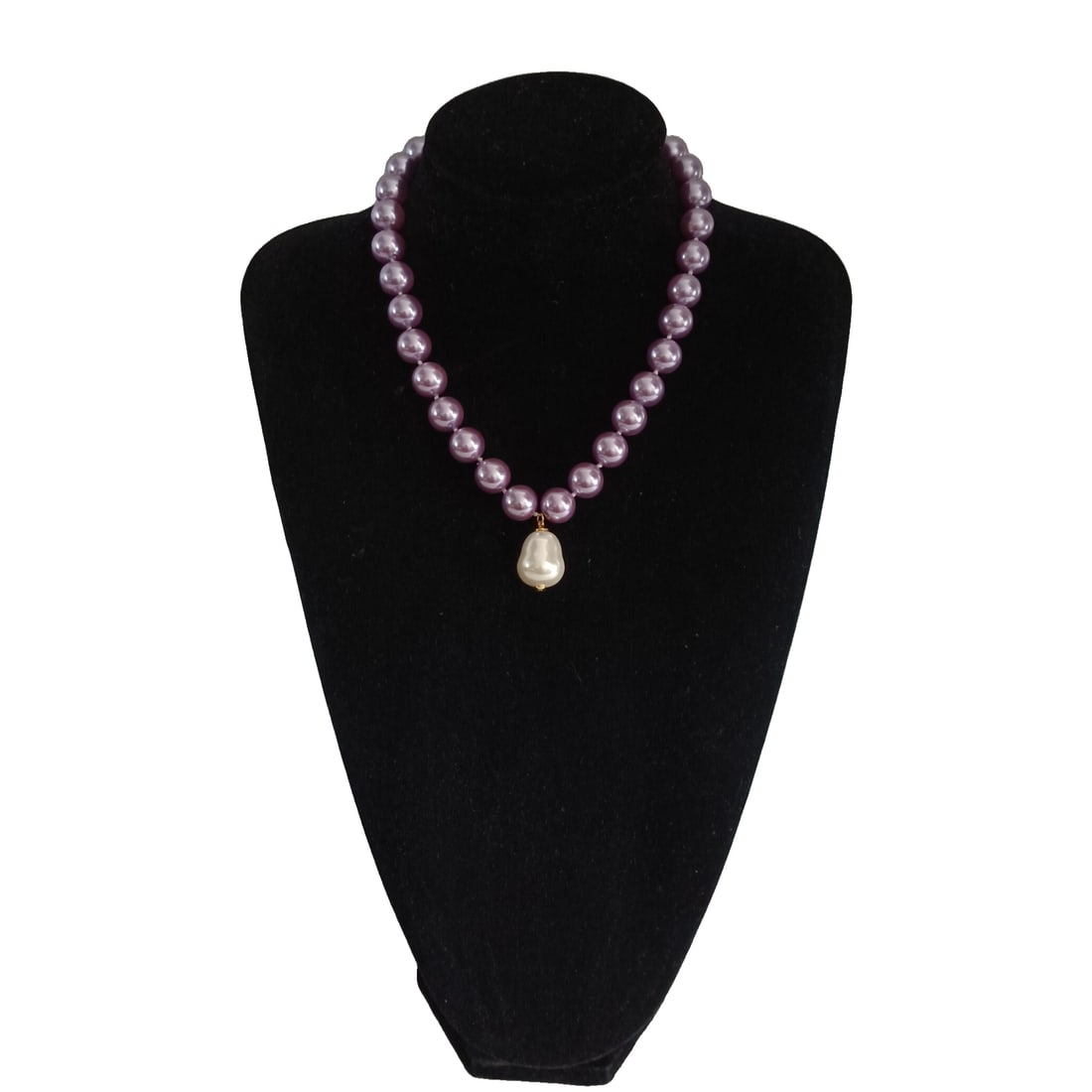 Pearl necklace: Pearl necklace, bead diameter of 1.2 centimeters, total length of 42 centimeters, weighing 96 grams.