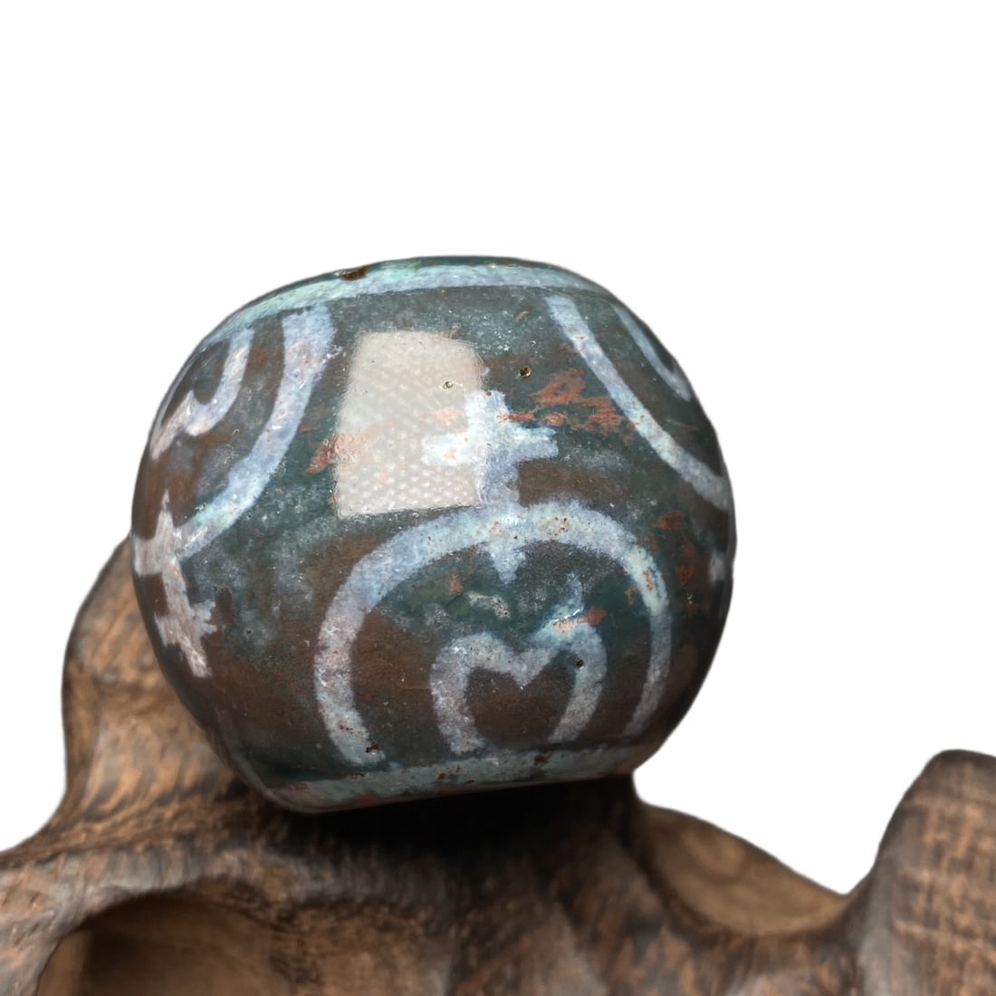 Aquarius Celestial Bead: Aquarius Heavenly BeadApproximate size: 31x26 millimeters Weight: 41.3 gramsA sacred heavenly bead that can change one's fortune.