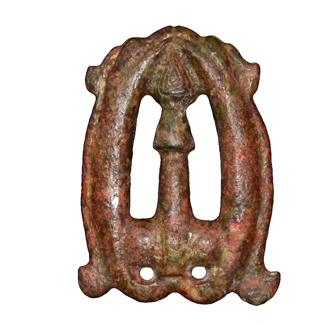 Esteemed Jade Person: This antique jade figure has a simple and ancient design, with a full and stable overall structure, smooth lines, and a rustic charm that reveals the primitive craftsmanship. The surface has a