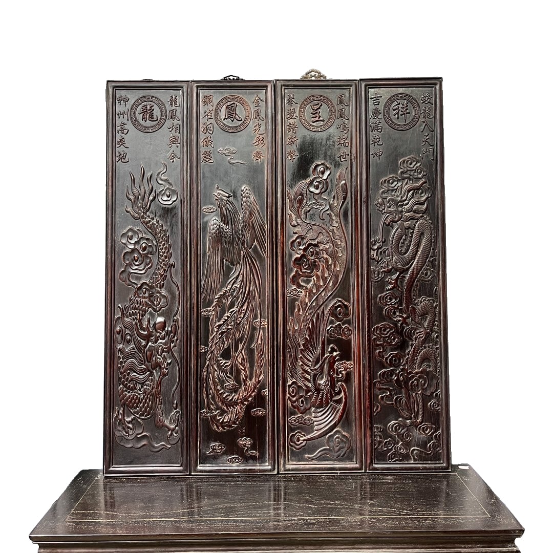 Sandalwood carved screen with four panels depicting dragons and phoenixes.: This sandalwood single-panel wood carving consists of four screens, with a height of 120 centimeters, a width of 26 centimeters per panel, and a thickness of 4 centimeters. It is made of high-quality