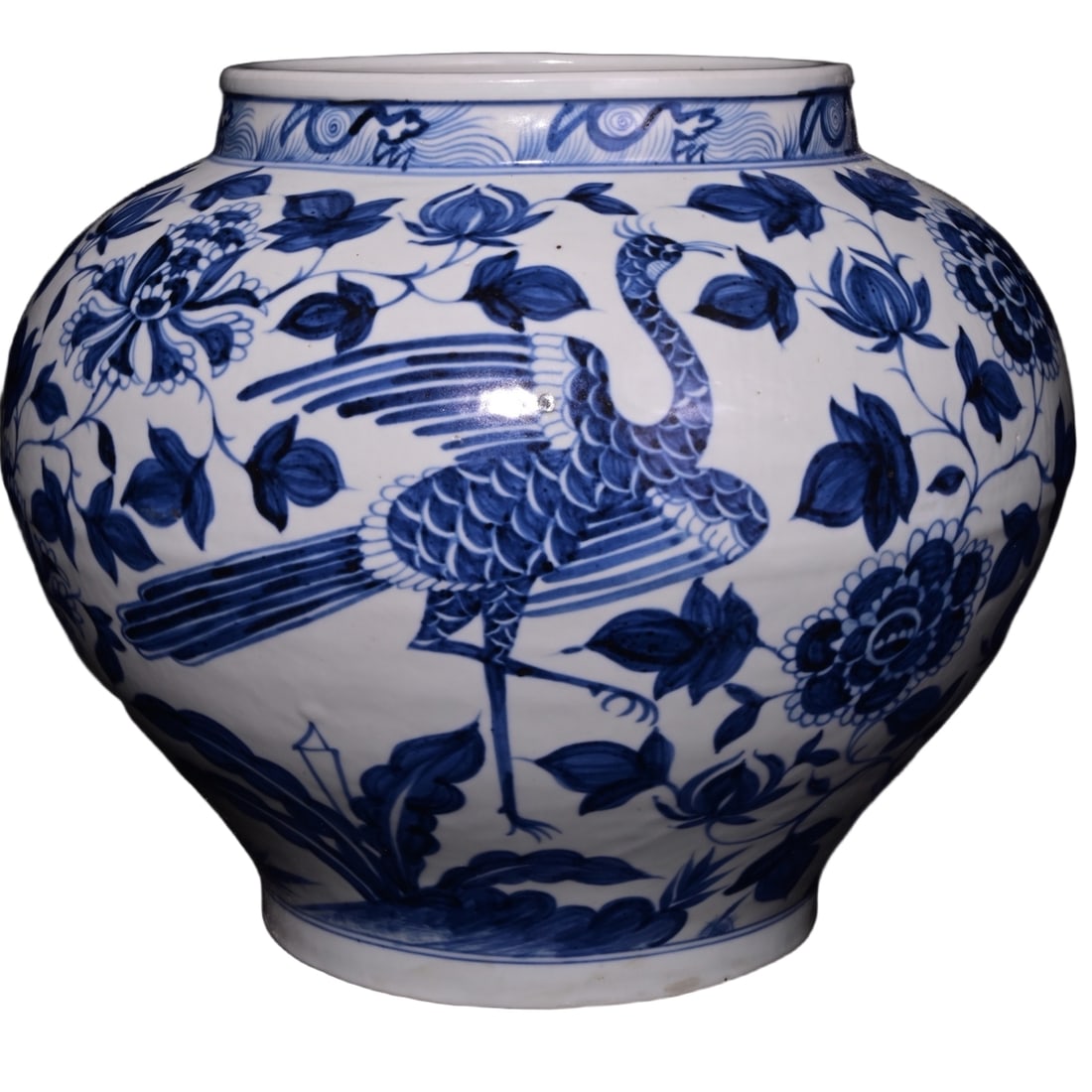 Blue and white porcelain peacock pattern jar: This blue and white peacock-patterned jar stands at 22×27 cm. It has a dignified shape, a thick and robust body with a bulging shoulder, and smooth lines that embody the typical characteristics of