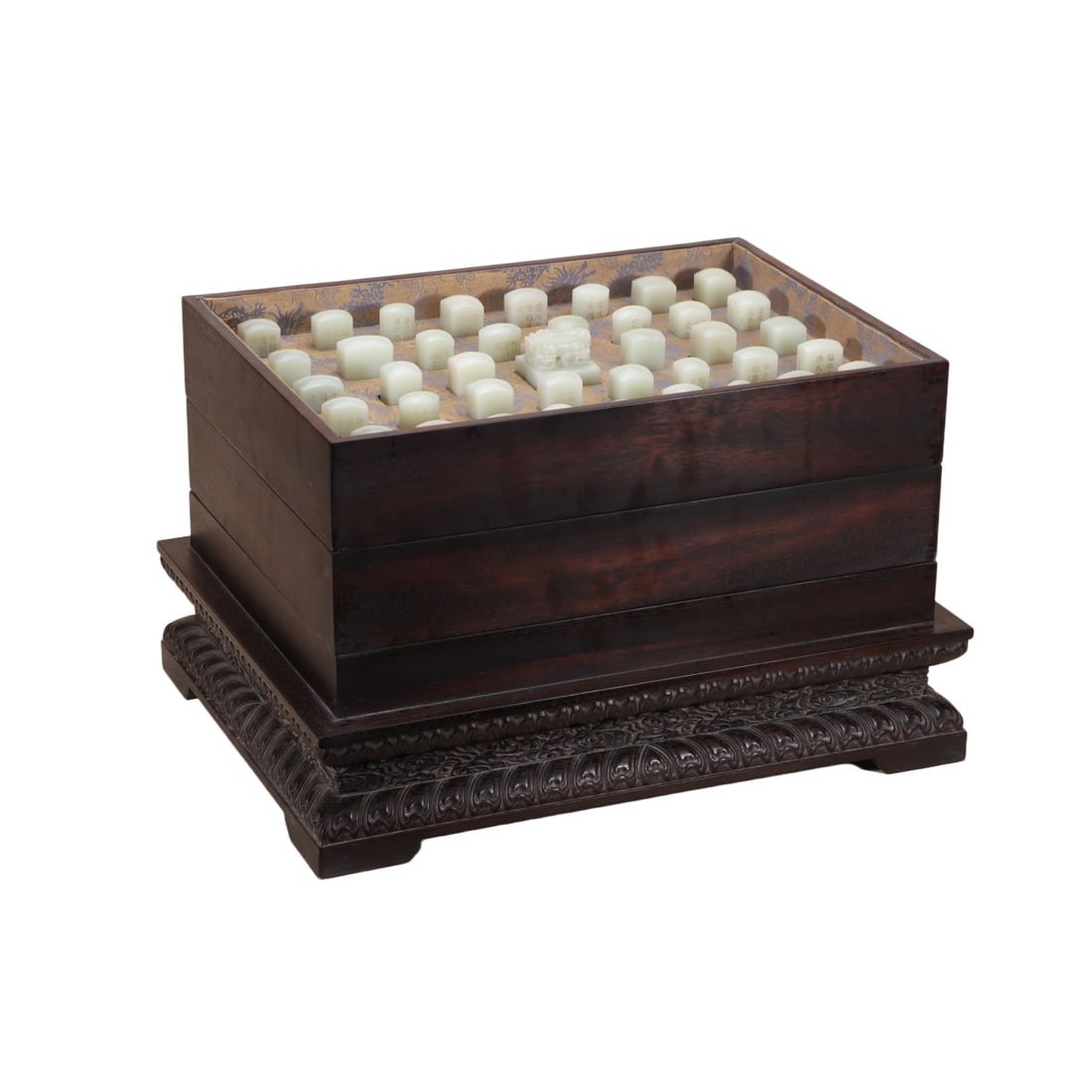 Qing Dynasty: Hetian jade study seal set: Qing Dynasty: Hetian Jade Study Seal SetIntroduction: This set of seal collection is made of selected Hetian jade, with fine and compact texture, smooth and shiny color, mellow patina, rigorous crafts