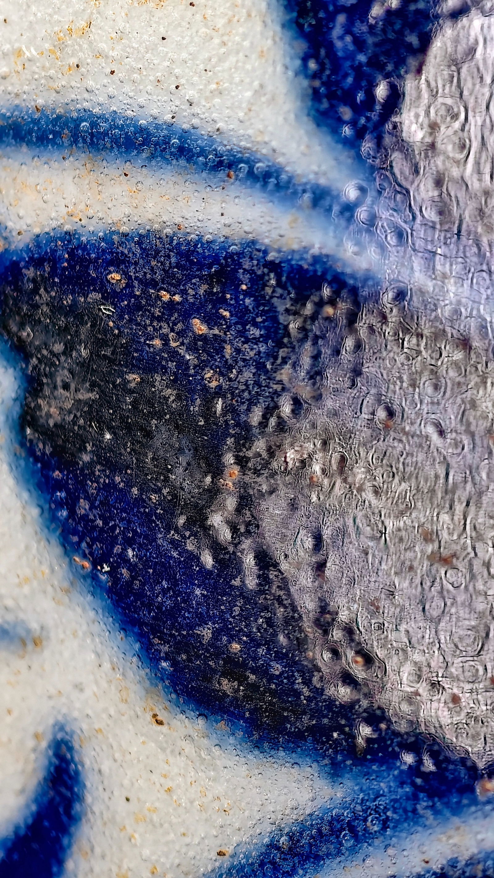 Yuan Dynasty blue and white porcelain vase with painted figures. - 4