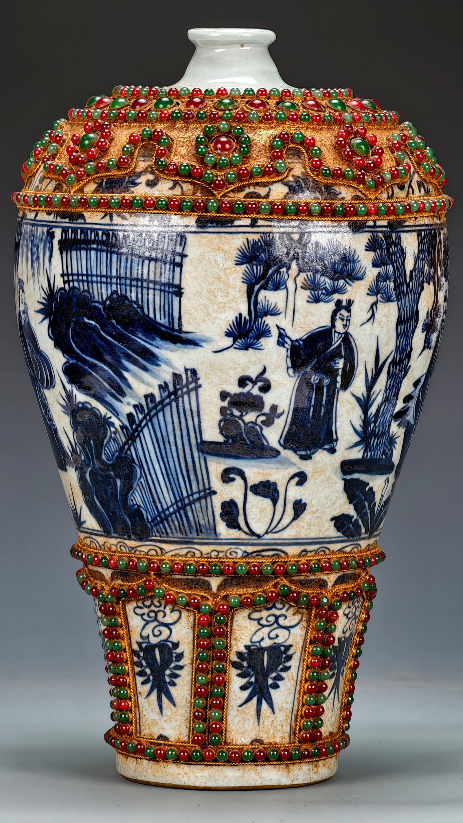 Yuan Dynasty blue and white porcelain vase with painted figures. - 6
