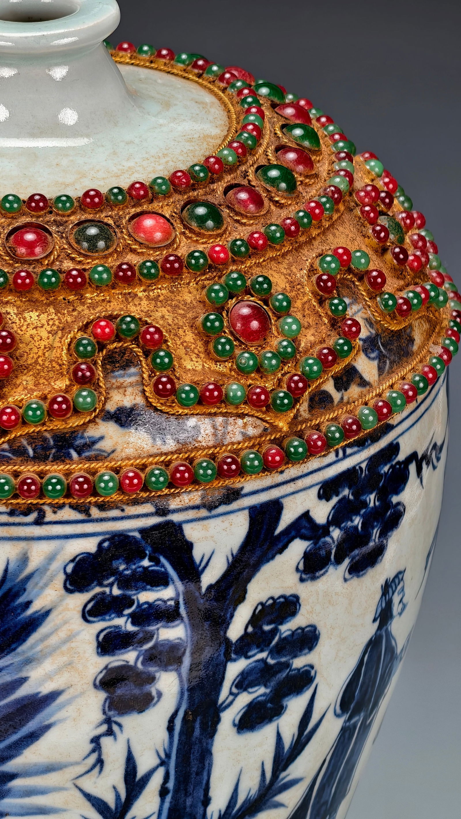 Yuan Dynasty blue and white porcelain vase with painted figures. - 9