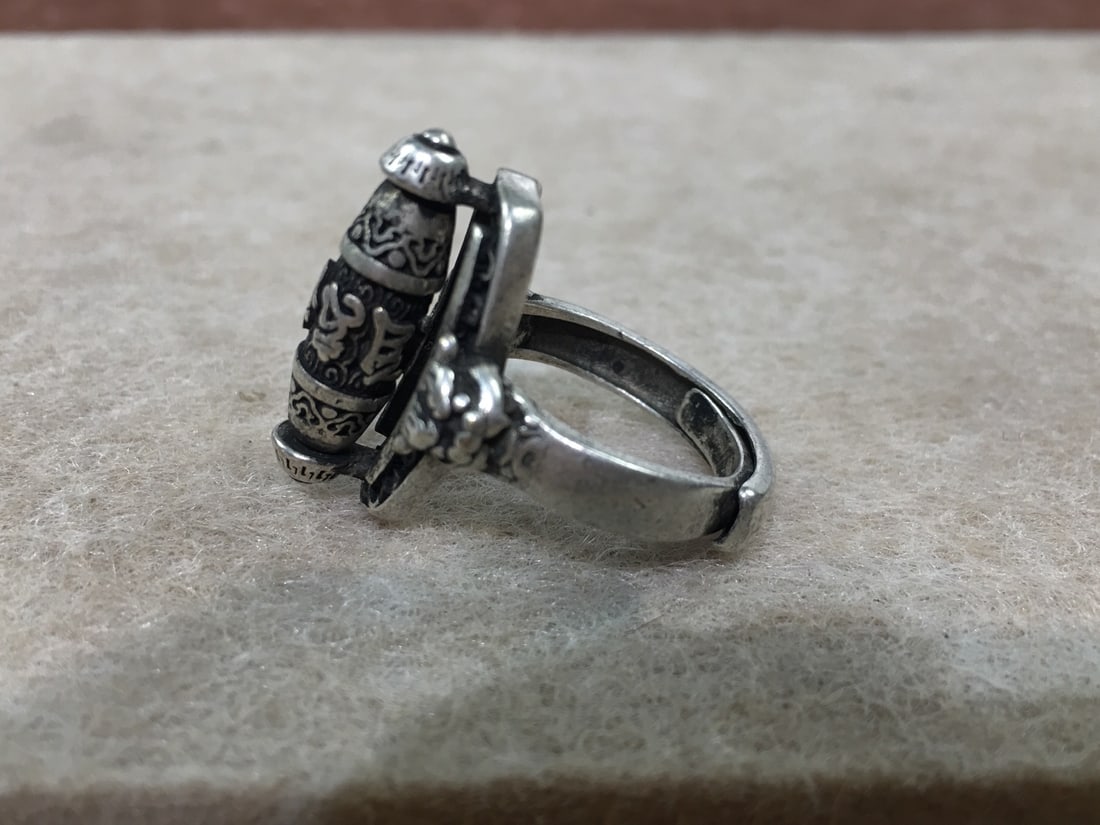 Tibetan-style rotating ring - 3