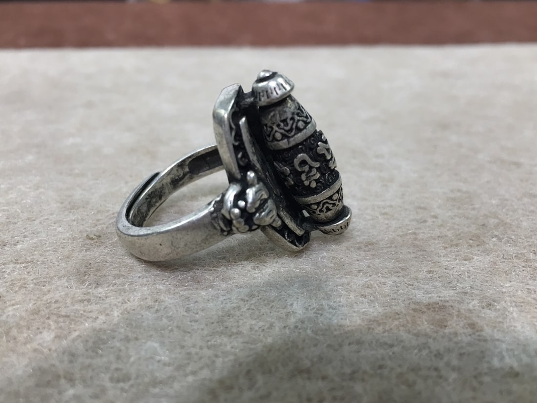 Tibetan-style rotating ring - 4