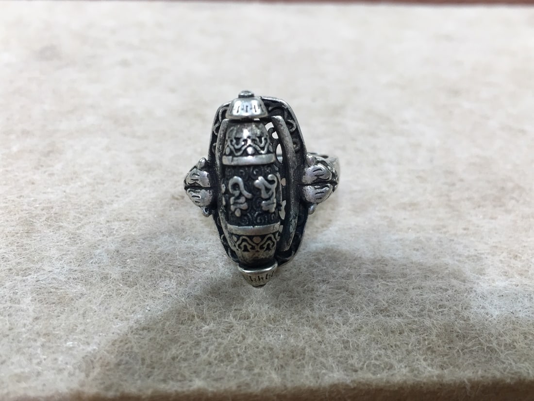 Tibetan-style rotating ring - 9