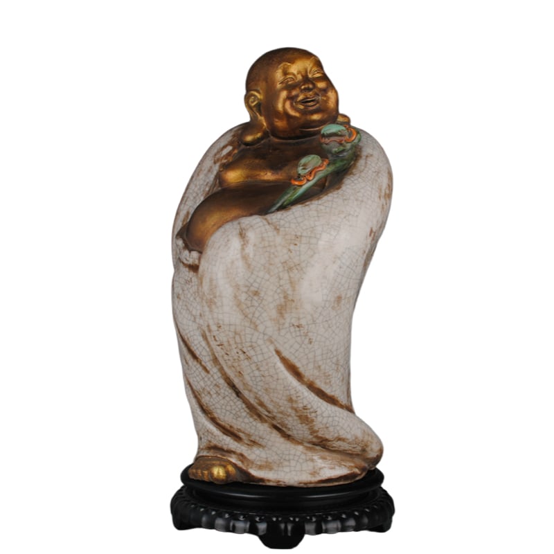 Republic of China sculpture gilded Ruyi Buddha: This Republic of China period sculpture is a gilded official kiln Ruyi Buddha, 46 centimeters high, 25 centimeters wide, with a dignified and round shape, a serene expression of the Buddha, with kind