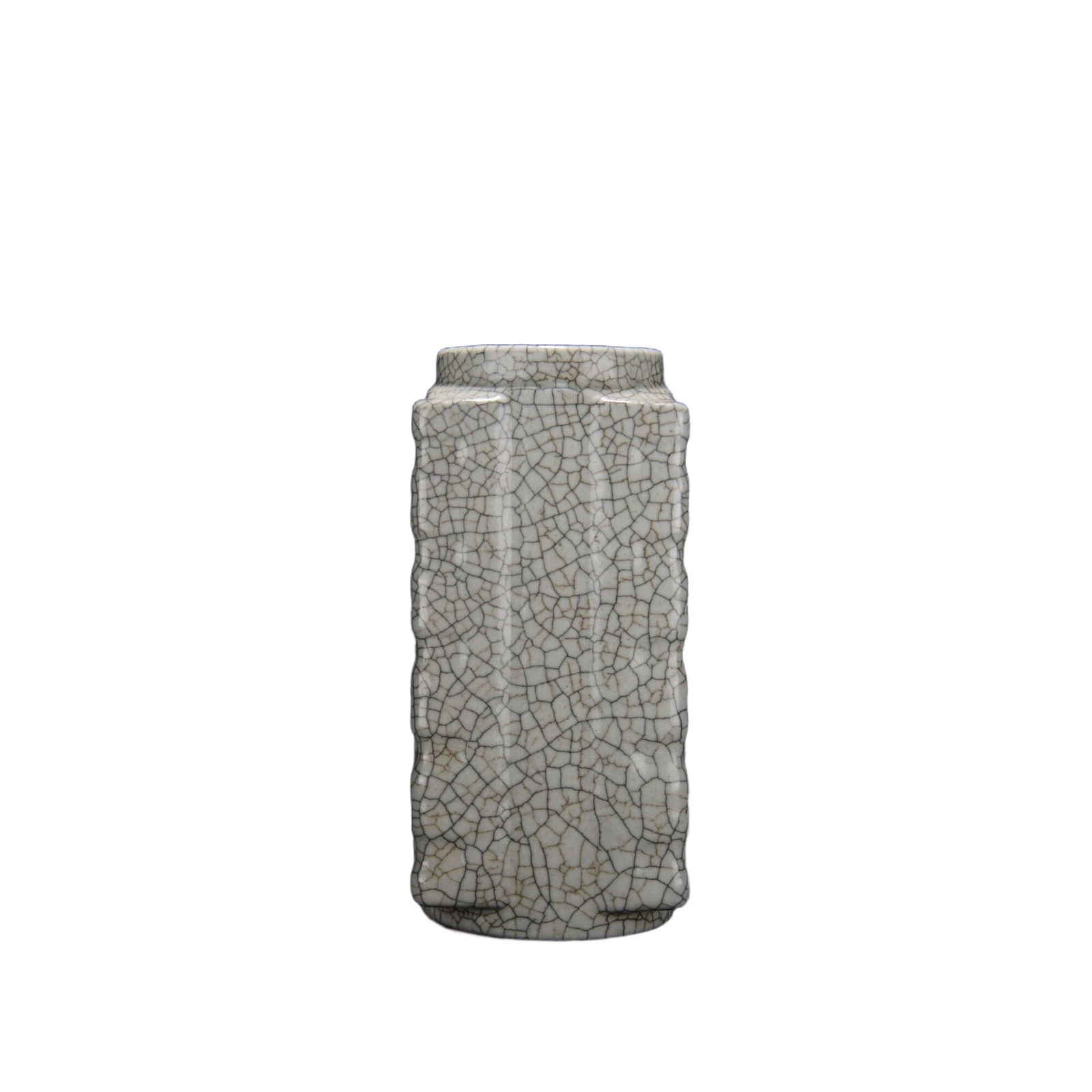 Song Ge Kiln brown bottle: This Song Dynasty Ge ware brown bottle is 21.5 cm high and 10 cm wide. The shape of the vessel is dignified and upright, with a light grey glaze applied all over. The glaze surface shows a distinct