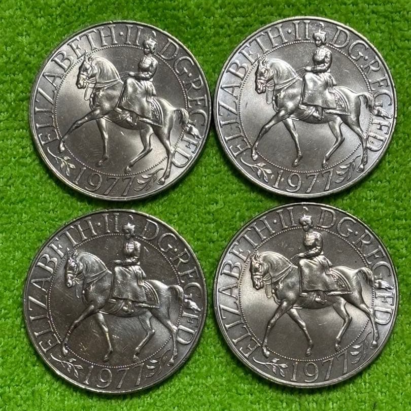Queen Elizabeth II, 1977, horseback portrait commemorative coins, a set of 4 pieces.: A set of four horse-themed coins issued in 1977, featuring the portrait of Queen Elizabeth II on the obverse and her crown and eagle emblem on the reverse.