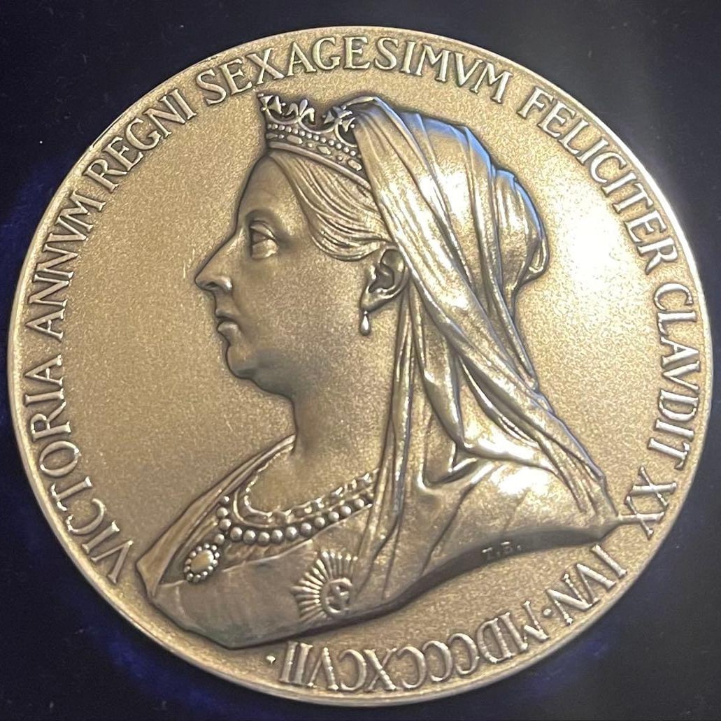 1897 British Diamond Jubilee Silver Medal: British, 1897 Queen's Diamond Jubilee Commemorative Large Silver Medal(to commemorate the 60th anniversary of Queen Victoria's reign)Year of issue: 1897Material: SilverDiameter: approximately 56