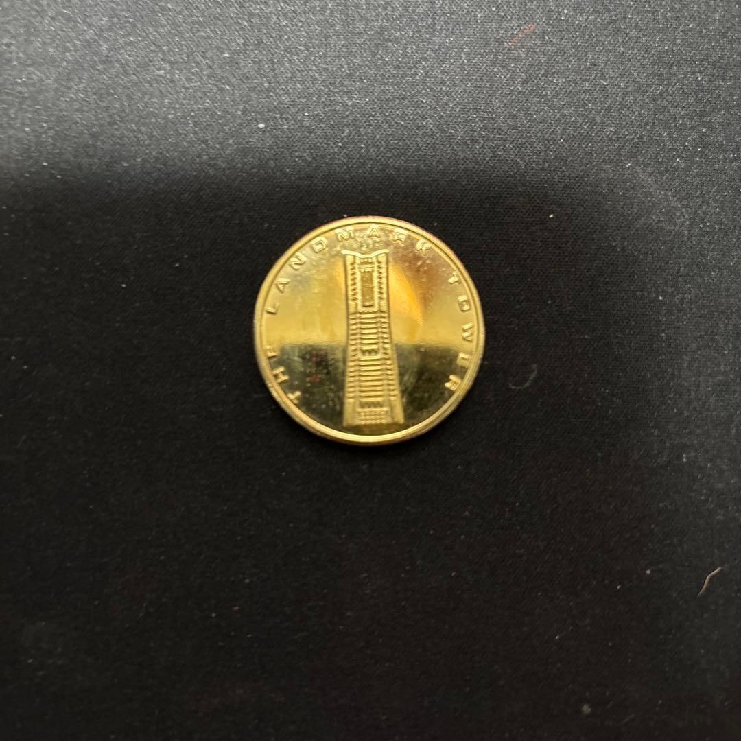 Search for the Chihira Industrial Memorial Tower.: Chakila Industrial Commemorative Medal Landmark TowerSize: approximately 31 millimetersColor: gold