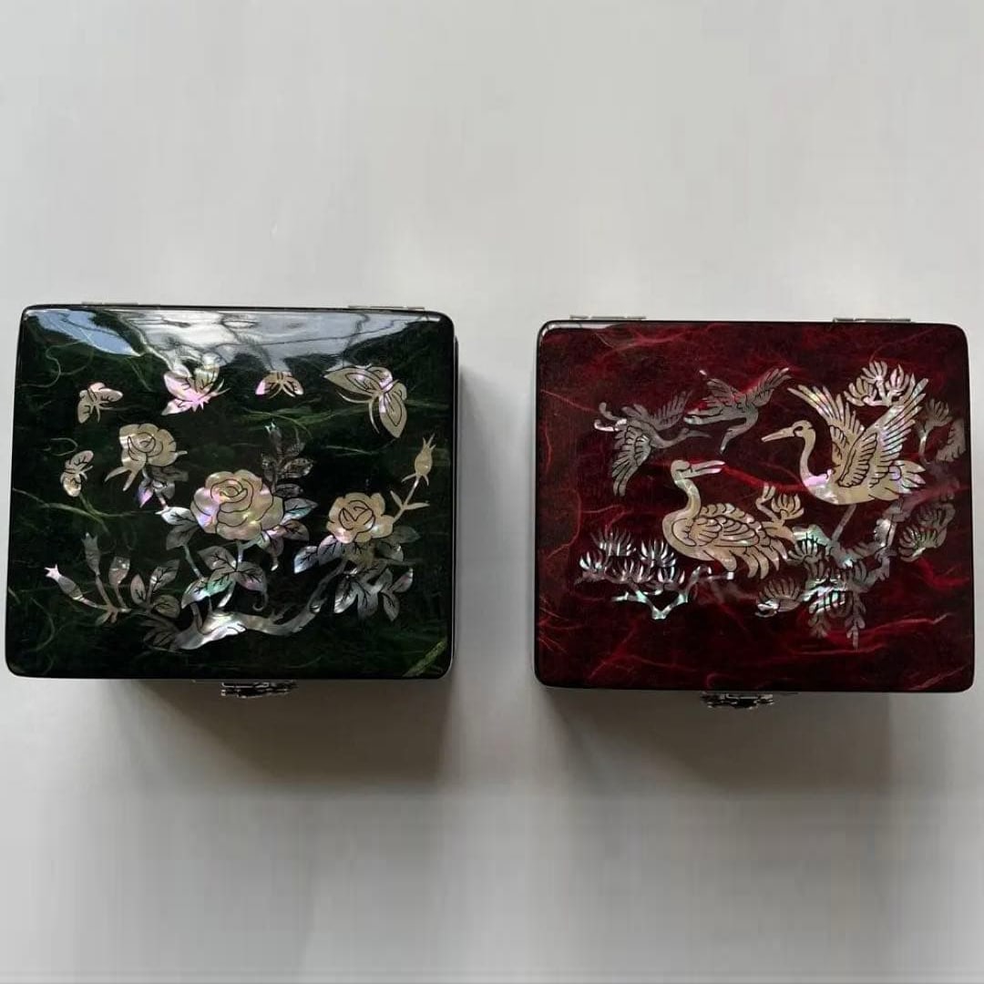 Korean traditional craft mother-of-pearl inlaid jewelry box (set of two): Korean traditional craft mother-of-pearl inlaid jewelry box (set of two) - excellent condition