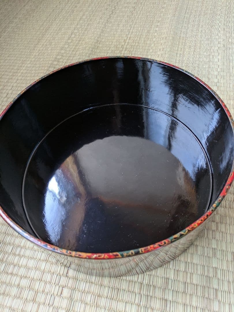 Lacquerware containers and plates - 19