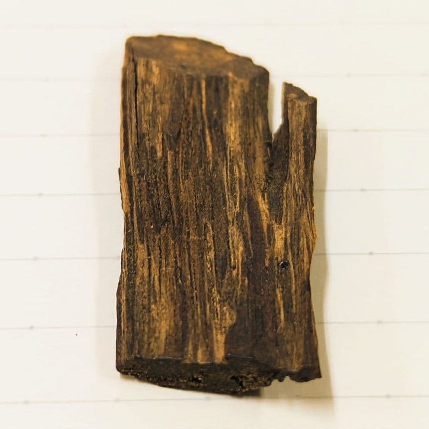 Indonesian agarwood 0.71 grams (1 of 4)