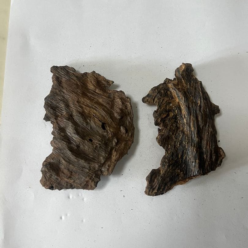 Indonesian agarwood 43.1 grams (1 of 3)