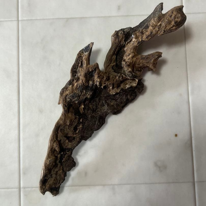 Indonesian agarwood 38 grams (1 of 3)