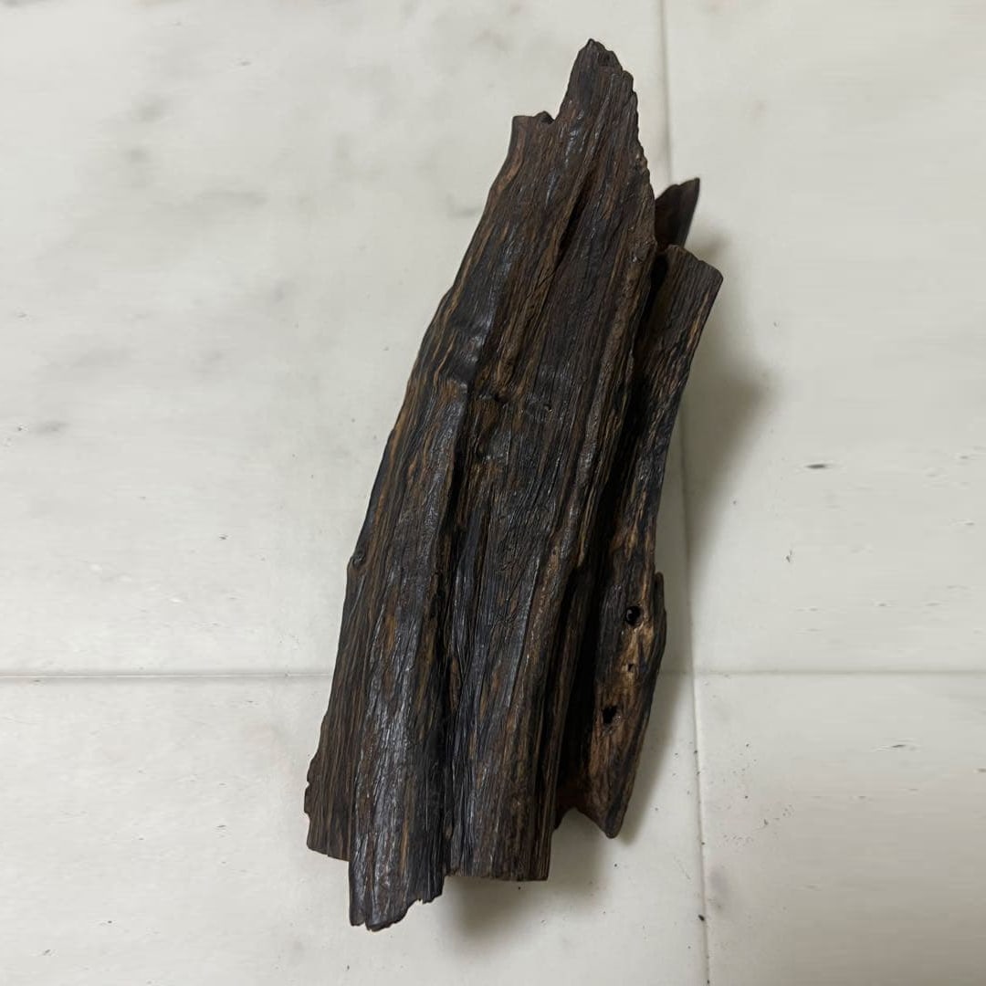 Indonesian agarwood 58.9 grams (1 of 4)