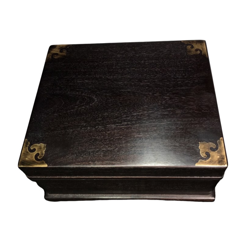 Sandalwood box with copper edges (1 of 10)