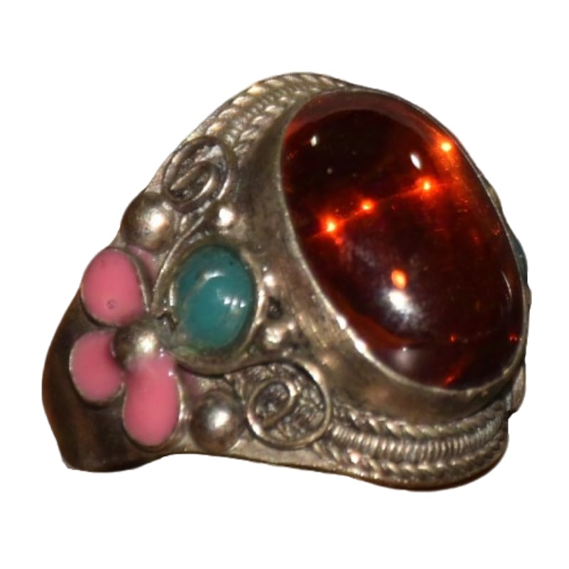 CloisonnE inlaid gemstone ring: Copper-based handmade cloisonnE ring with inlaid cubic zirconia gemstones. It is approximately 2.5 cm long, 3 cm wide, 2.5 cm thick, and weighs around 14 grams.