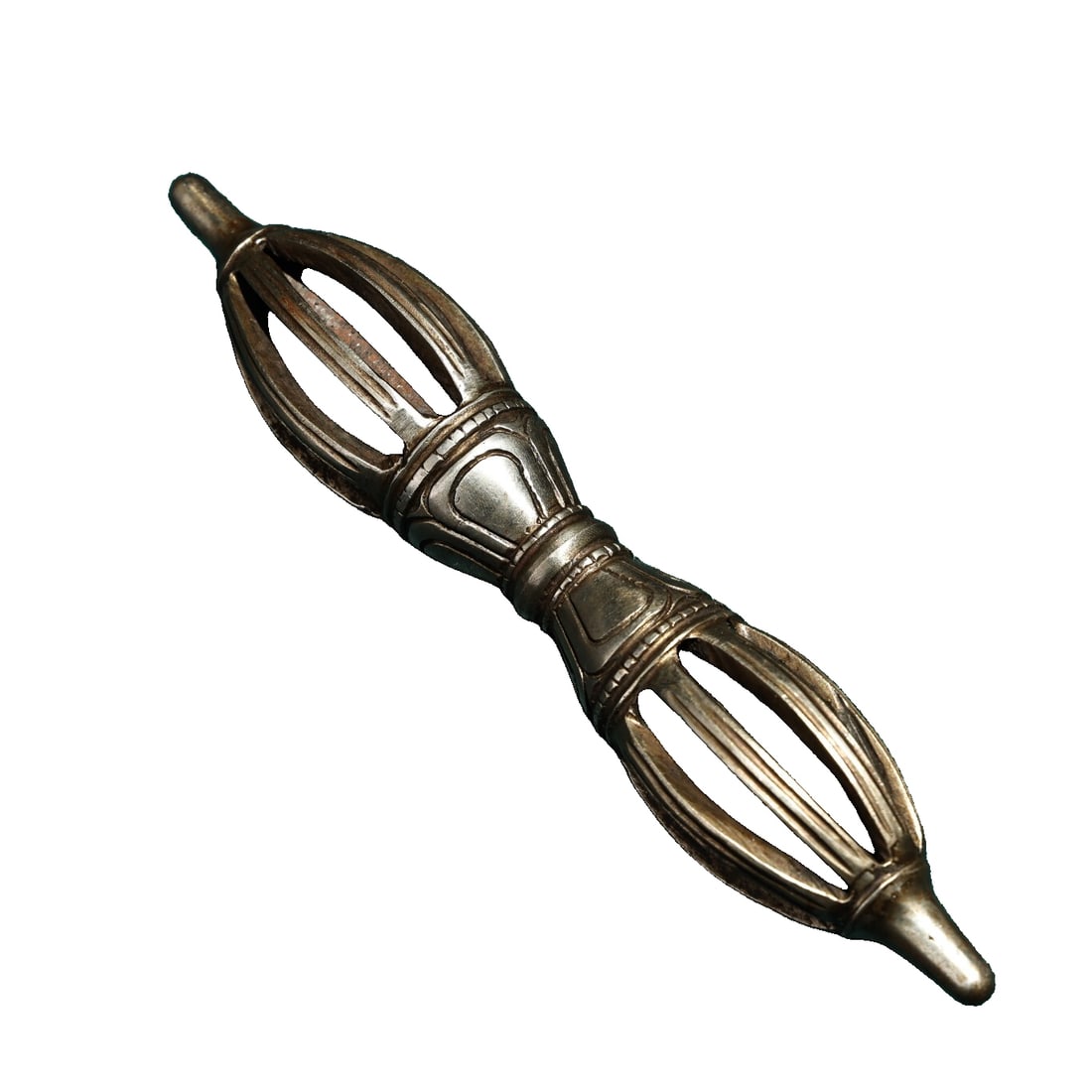 Tibetan Carved Iron Nine-Pronged Vajra Dorje Exorcism Implement: Tibetan Carved Iron Nine-Pronged Vajra Demon-Slaying Ritual Instrument Well-preserved condition, exquisite craftsmanship, unique design Weighs 420 grams, 21 centimeters long, 4 centimeters high