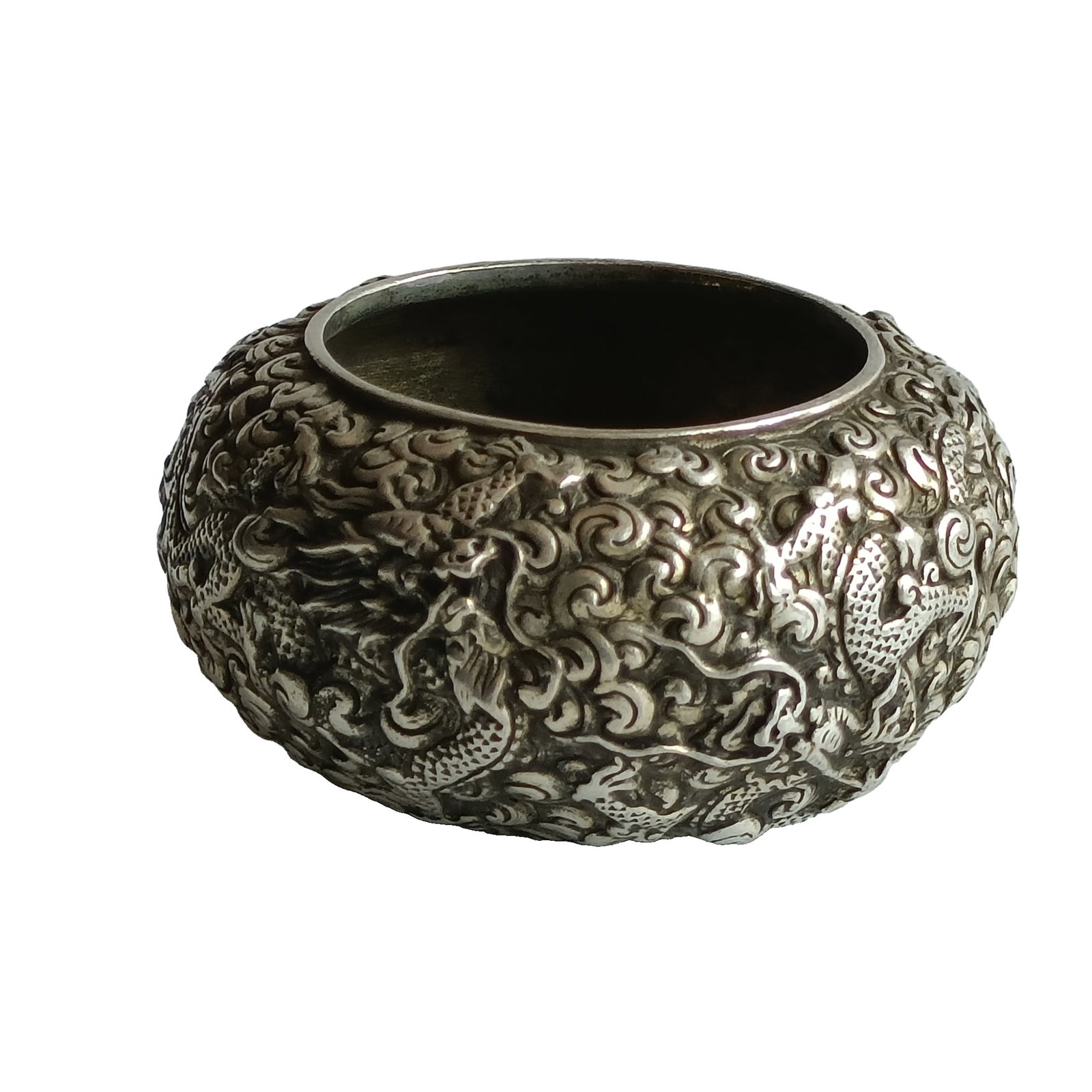 Qianlong period silver brush washer with dragon design (1 of 10)
