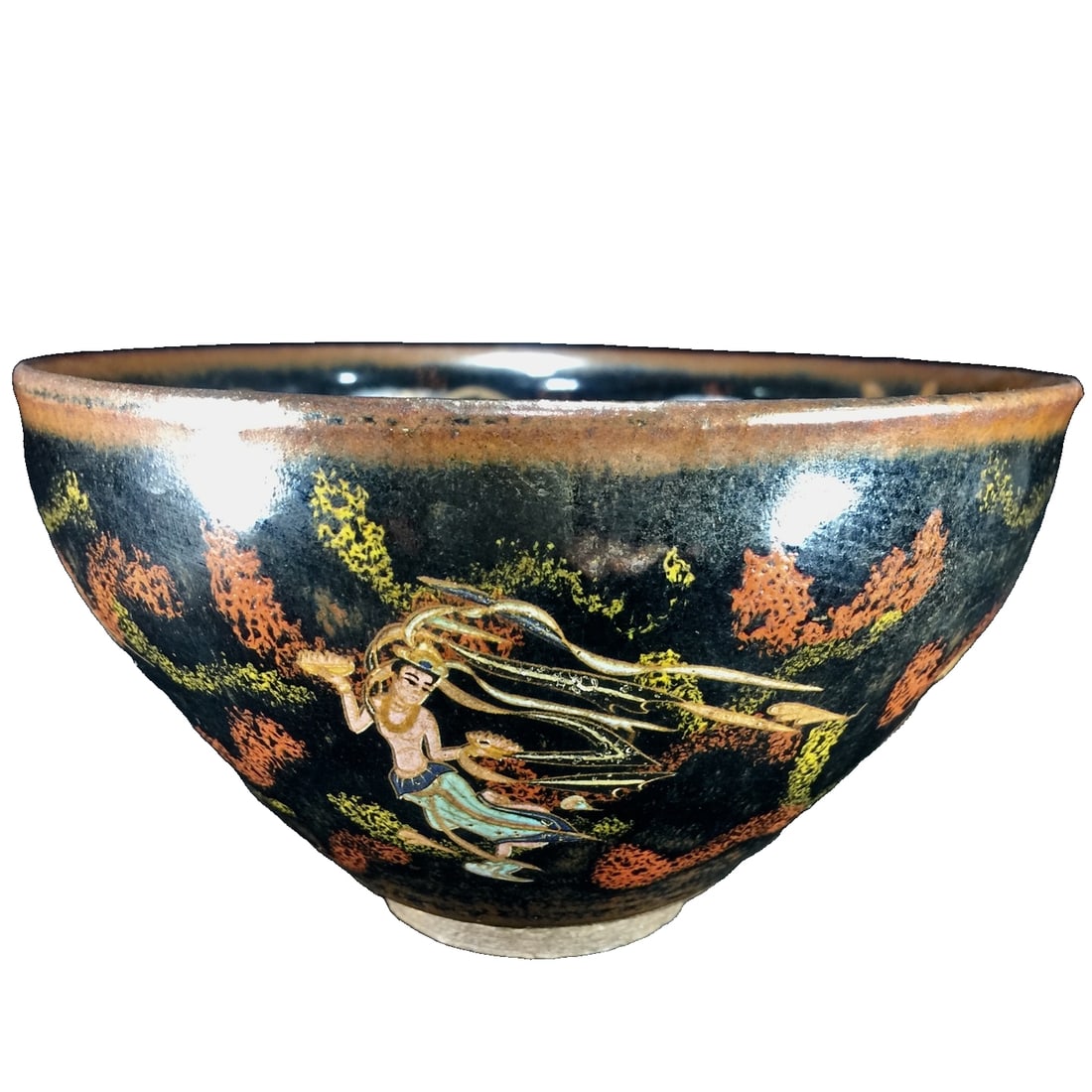 Song Jian kiln painted Jianzhan: This handed-down piece is a painted Jian kiln tea bowl from the Song Dynasty, measuring 13.5×7.5 centimeters. The bowl has a regular shape, with a deep belly and an open mouth, featuring smooth lines