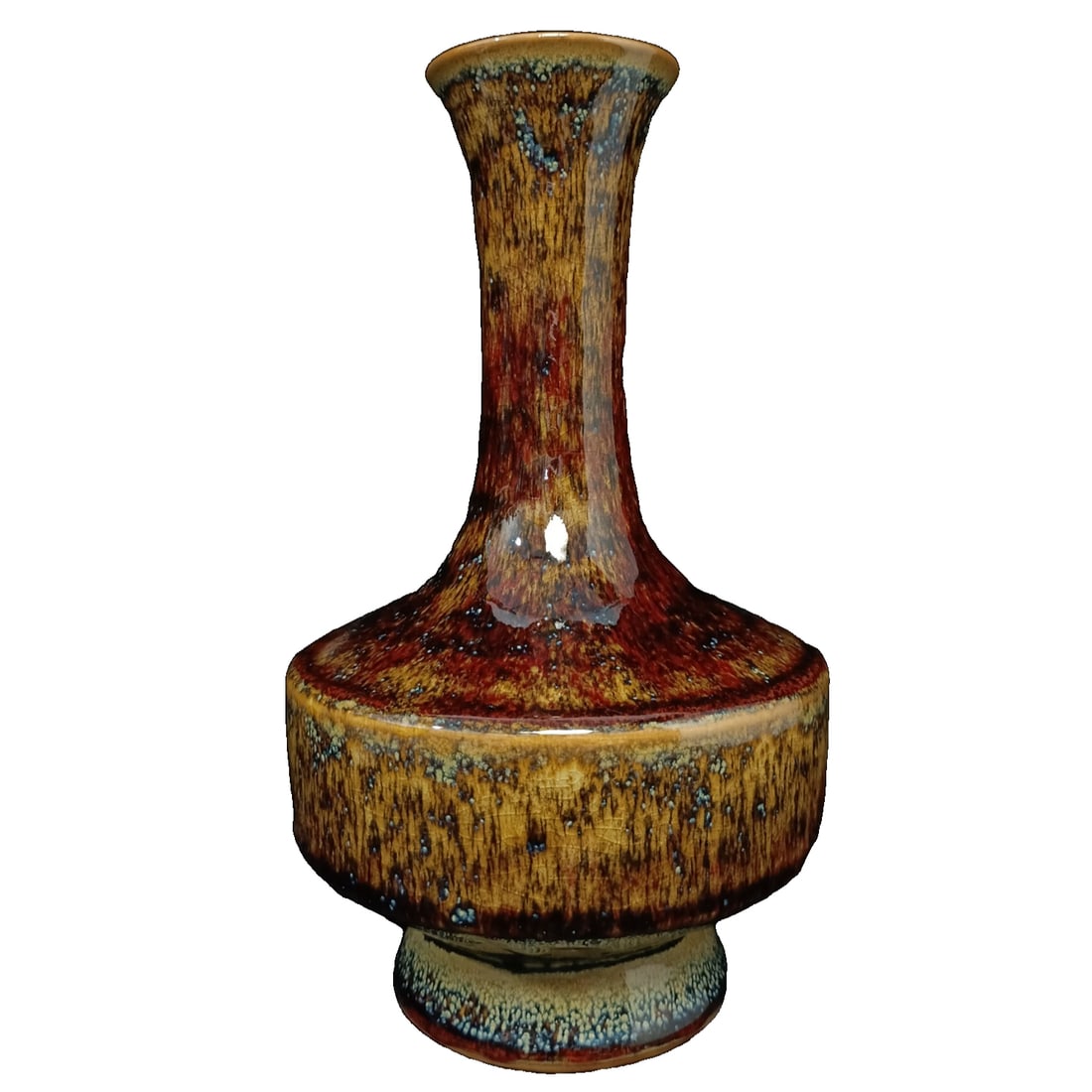 Song Dynasty kiln celadon glazed vase: This Song Dynasty vase with variegated glaze measures 26x16 centimeters. It has a moderate opening, a long and slender neck, and a thick and round body, presenting an elegant and dignified overall app