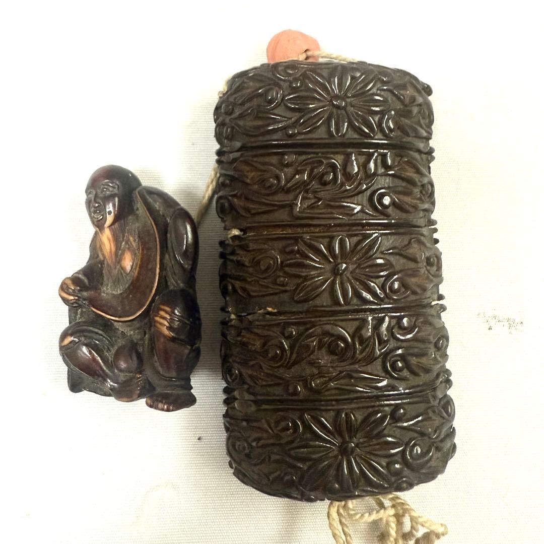 Carved Lacquer Seal Netsuke (1 of 11)