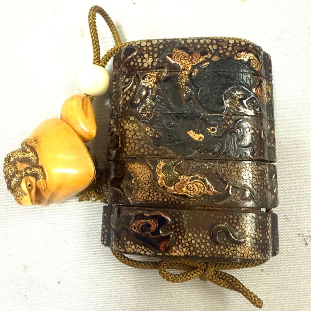 Cloud Dragon High Relief Maki-e InrO (Small Container) Netsuke (Miniature Carving) Frog (1 of 11)