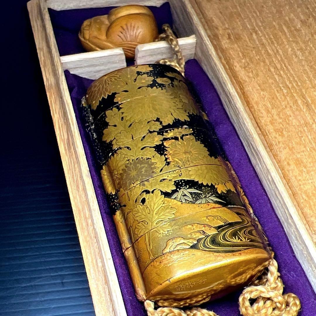 Edo period, Yamada Tsunekichi, exquisite maki-e inrO (small decorative container) (1 of 19)