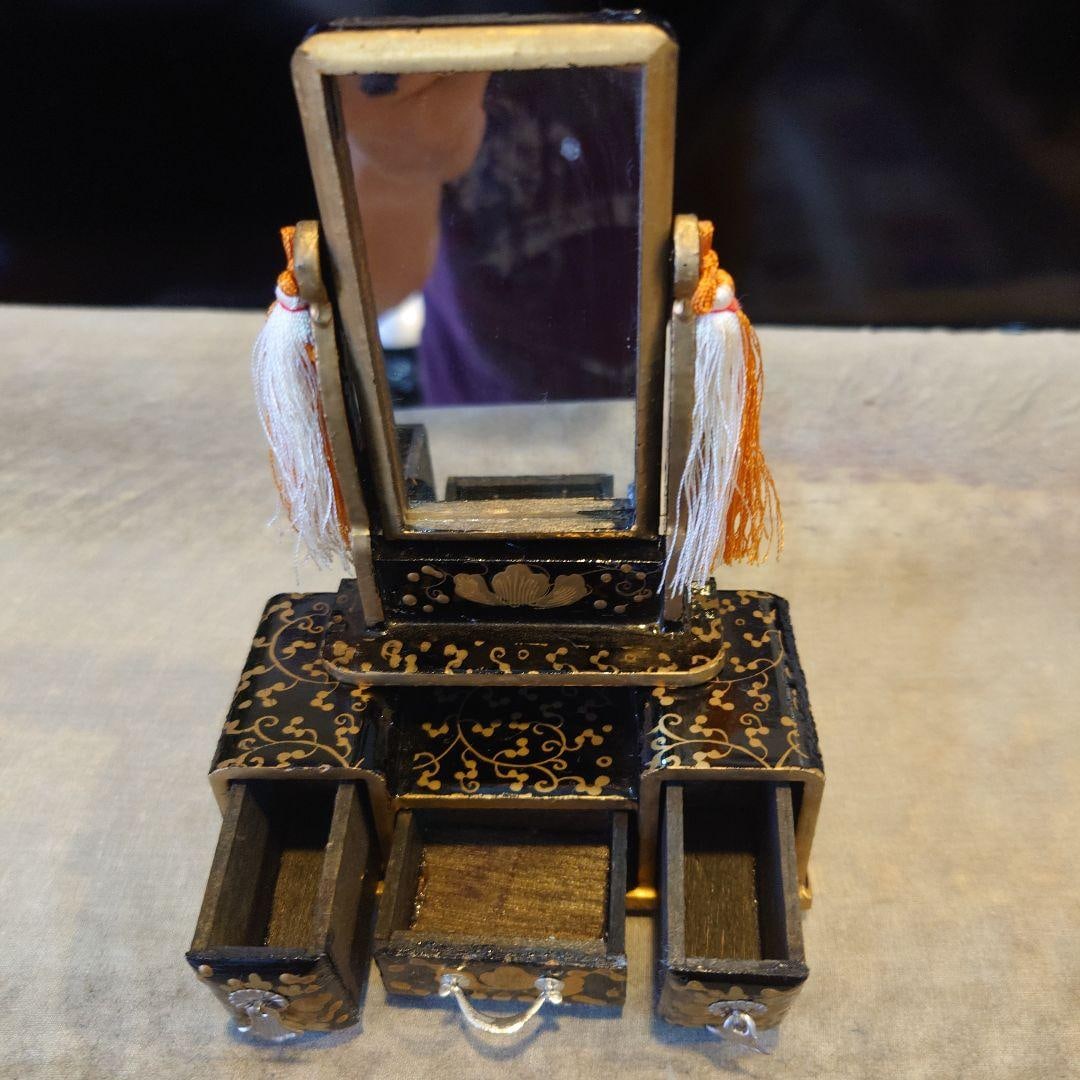 Dressing Table Ornament - 5