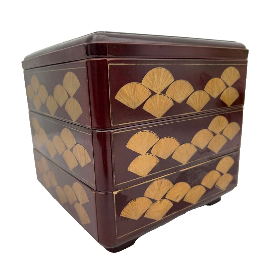 Three-tiered banquet box (1 of 5)