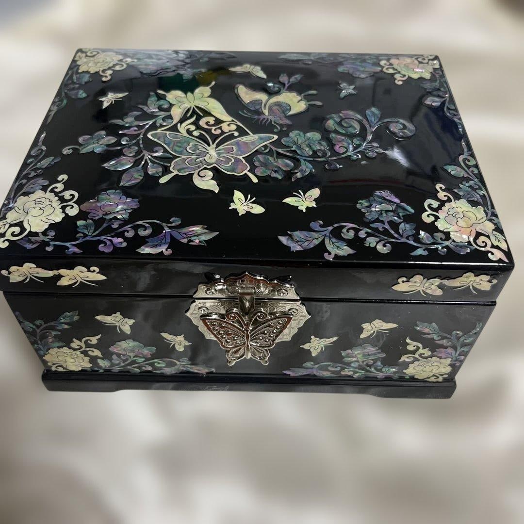 Mother-of-pearl Inlaid Jewelry Box (1 of 7)