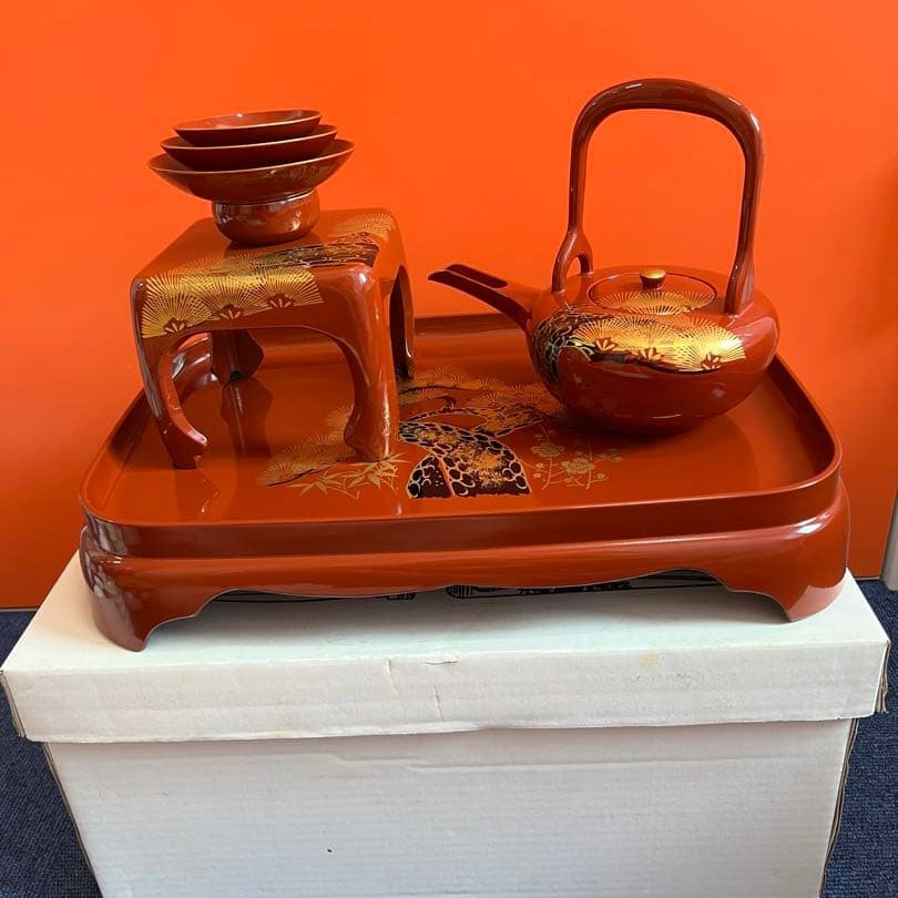 Winter Grass Sake Set from the Year 1391 (New Year Sake Set), Vermilion Red, Set of 4 Pieces (1 of 10)