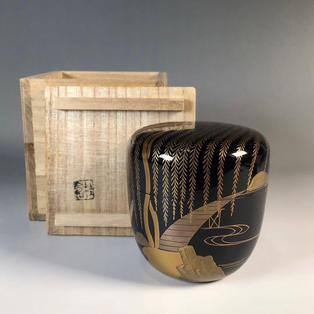 Natsume Tea Caddy "Created by Lacquer Artist Tada Keikan" "Black Lacquer Finish" "Gold Willow Bridge (1 of 16)