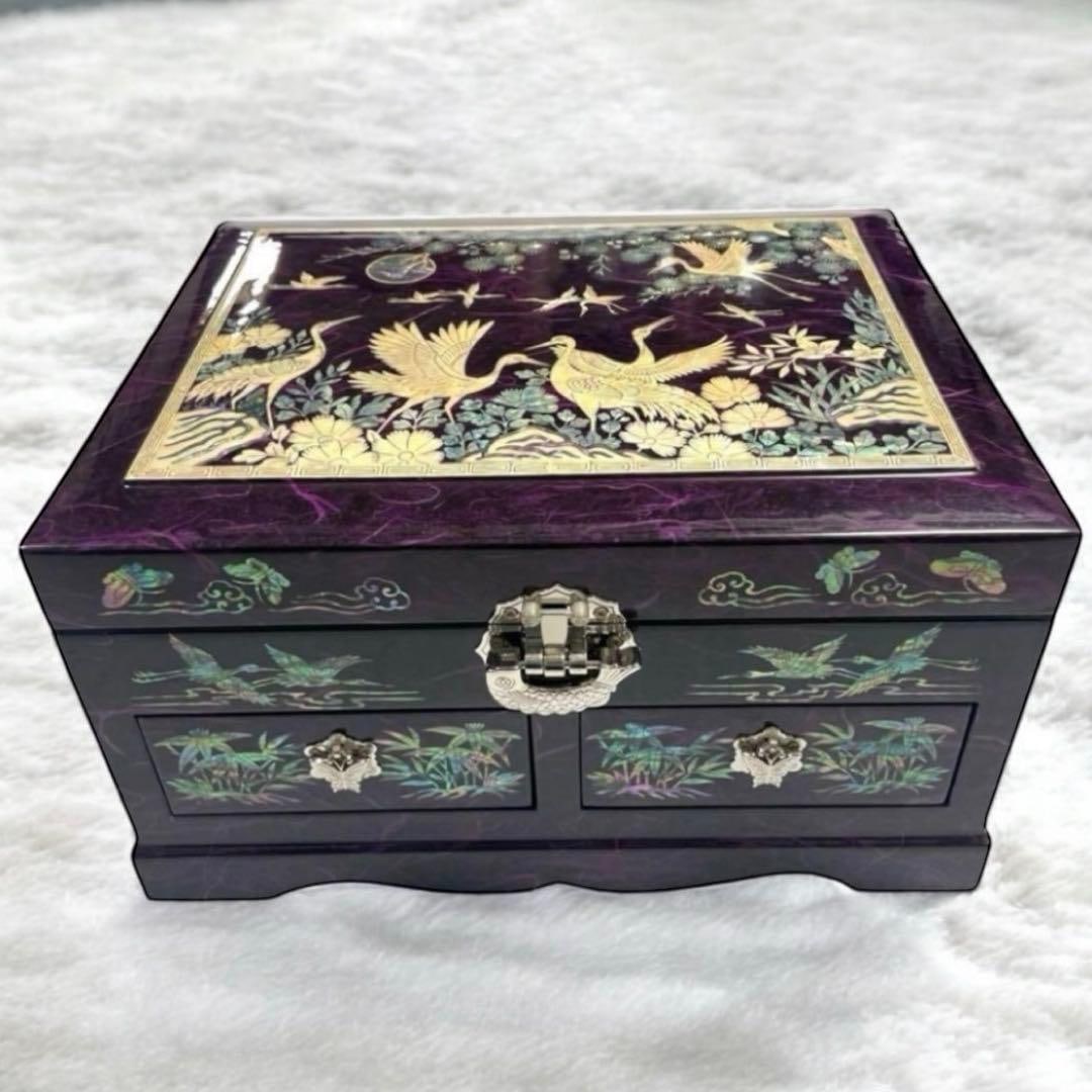 Mother-of-pearl Inlaid Lacquer Jewelry Box (1 of 16)