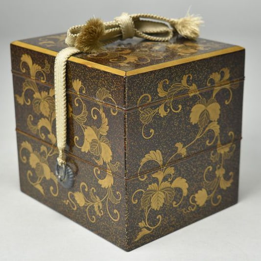 Maki-e Lacquerware, Arabesque Design, Three-tiered Sweet Box, Edo Period (1 of 8)