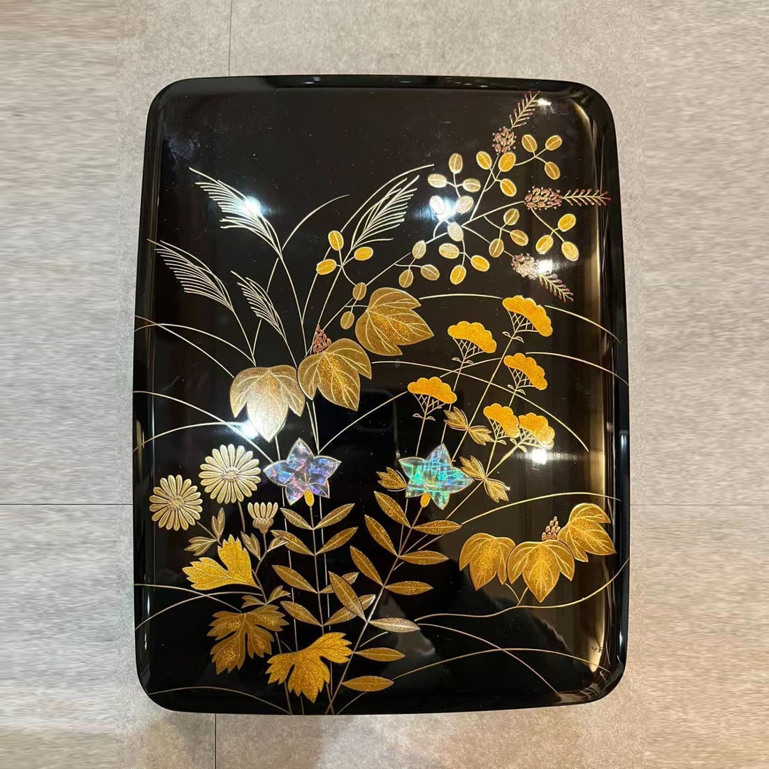 Wajima Lacquerware, Kaga Maki-e, work by Terao Gyokusu, Autumn Grass Fritillaria Inlaid Document Box (1 of 13)