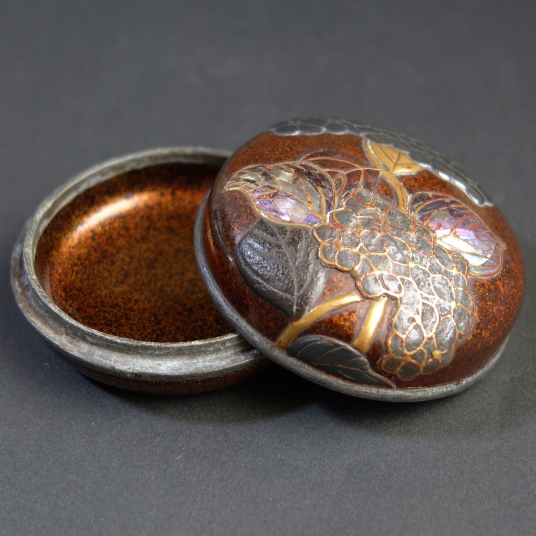 Incense Box with Hydrangea Pattern and Tin Edging (1 of 12)