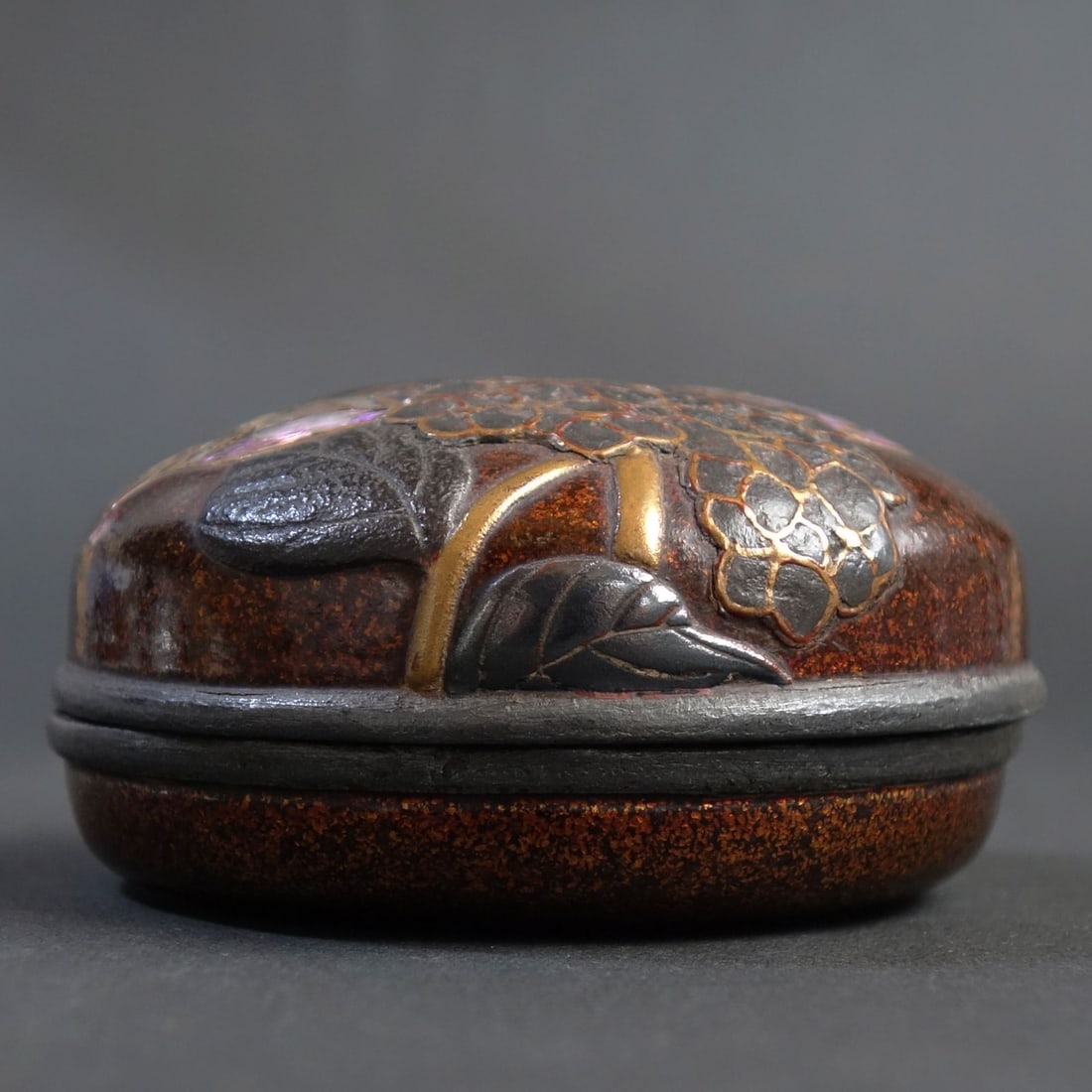 Incense Box with Hydrangea Pattern and Tin Edging - 6