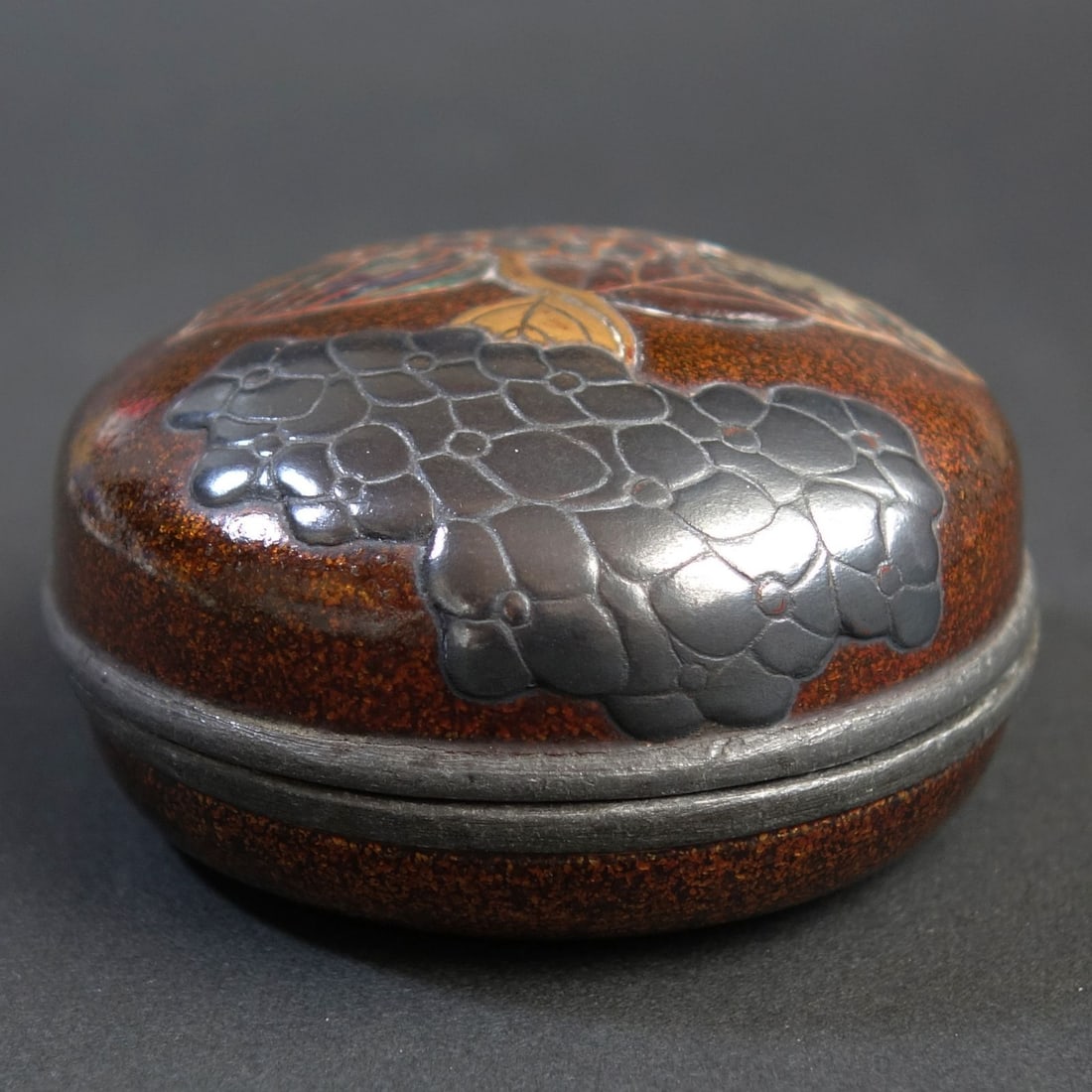 Incense Box with Hydrangea Pattern and Tin Edging - 9